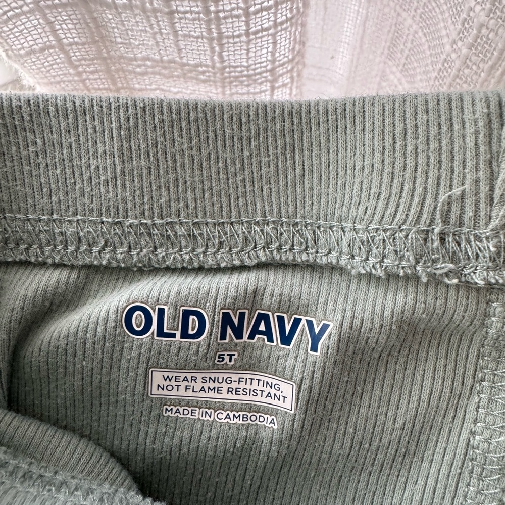 Old Navy 2pc Boy Thermal Pajama Set - Sage Green size 5T - Picture 2 of 4